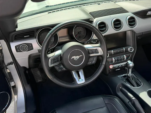 FORD Mustang Convertible 2.3 Automat