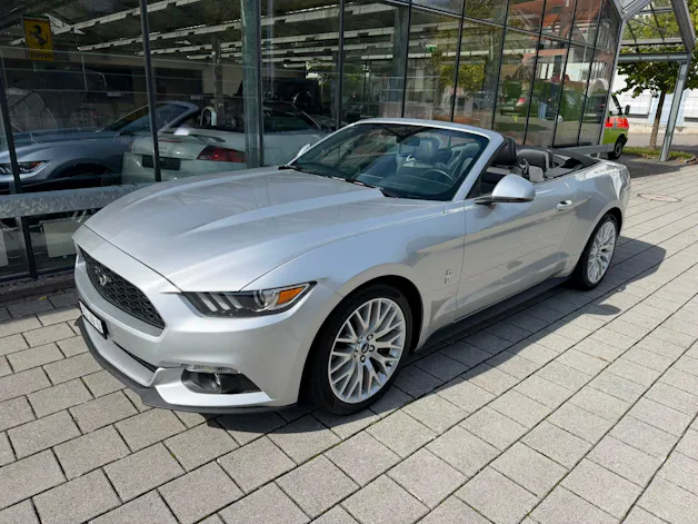 FORD Mustang Convertible 2.3 Automat