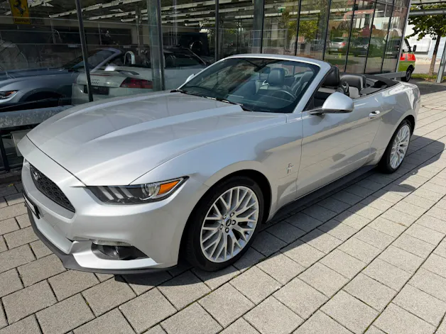 FORD Mustang Convertible 2.3 Automat