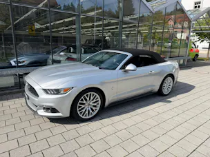 FORD Mustang Convertible 2.3 Automat