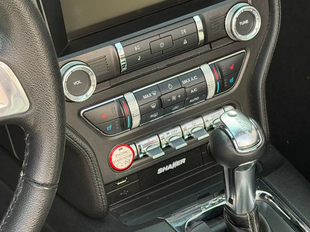 FORD Mustang Convertible 2.3 Automat