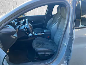 PEUGEOT 208 1.2 Hybrid 145 GT