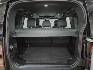 Land Rover Defender 110 3.0 D I6 350 X-Dynamic HSE