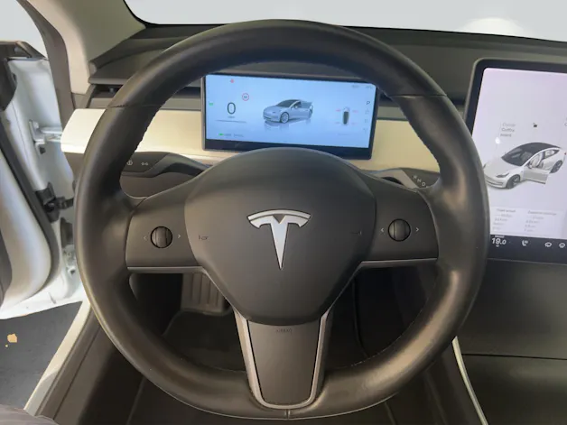 Tesla Model 3 Long Range D