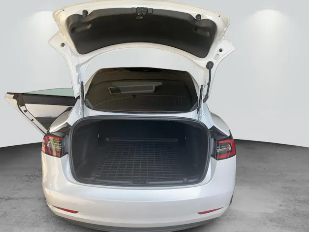 Tesla Model 3 Long Range D