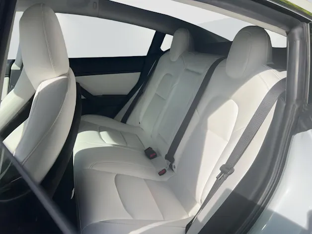 Tesla Model 3 Long Range D