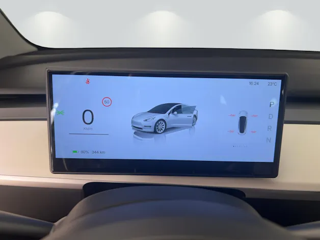 Tesla Model 3 Long Range D