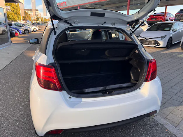 Toyota Yaris 1.5 VVT-i HSD Luna