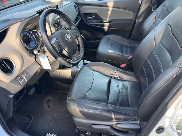Toyota Yaris 1.5 VVT-i HSD Luna