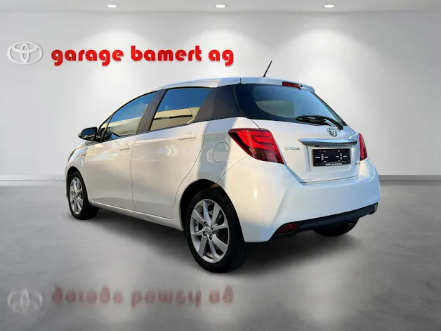Toyota Yaris 1.5 VVT-i HSD Luna