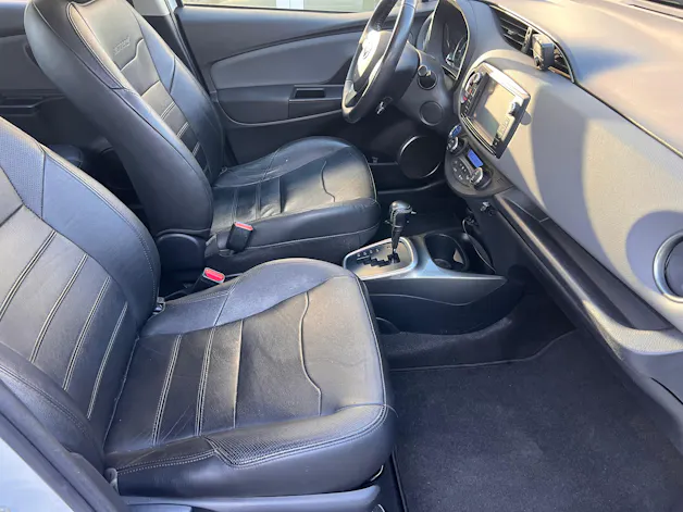 Toyota Yaris 1.5 VVT-i HSD Luna