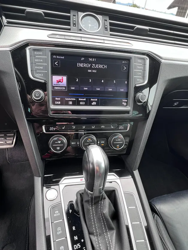 VW Passat Variant 2.0 TDI 190 SCR Highl. DSG 4m