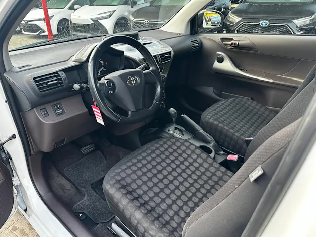 Toyota iQ 1.0 VVT-i Q MiD