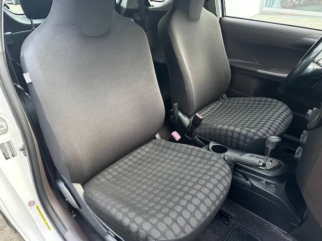 Toyota iQ 1.0 VVT-i Q MiD