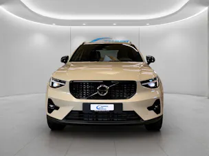 VOLVO XC40 2.0 B4 MH Ultra Dark