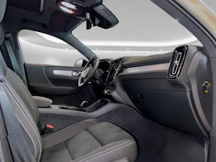 VOLVO XC40 2.0 B4 MH Ultra Dark