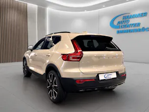 VOLVO XC40 2.0 B4 MH Ultra Dark