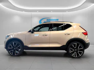 VOLVO XC40 2.0 B4 MH Ultra Dark
