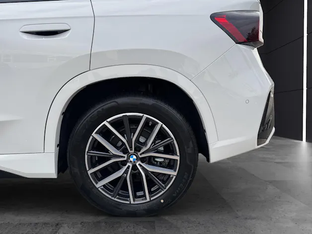 BMW iX1 xDrive30