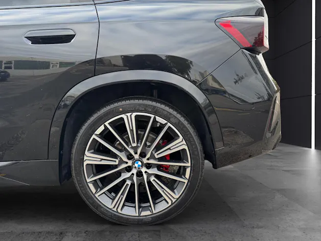 BMW iX1 xDrive 30