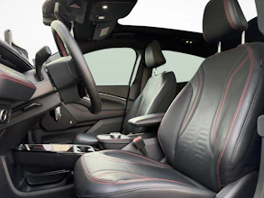 https://vehicle.imgix.net/4506303/1b69e848-7f1b-46ad-8539-b5895b096390.jpg