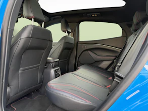 https://vehicle.imgix.net/4506303/58d306ce-e73c-4376-a5b6-f15ee09b2cb9.jpg