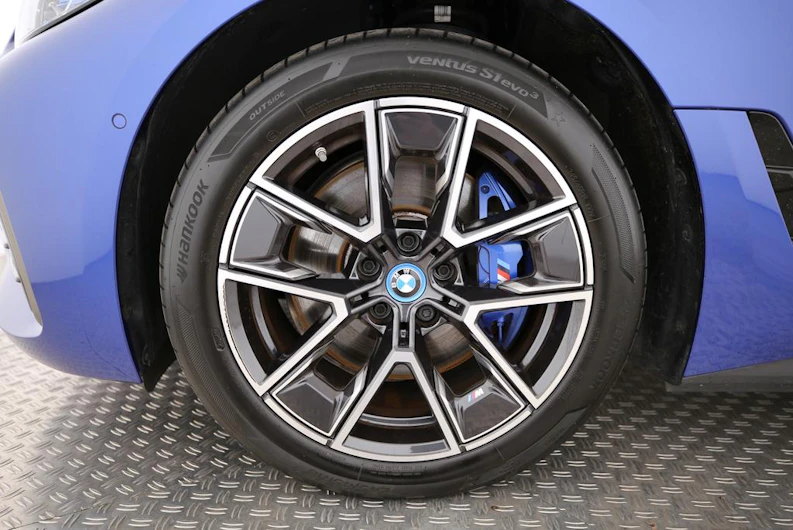 image du véhicule BMW i4