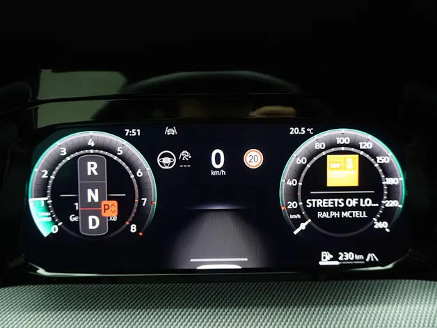 VW Golf 8.5 2.0 TSI DSG R-Line Black Style 4Motion