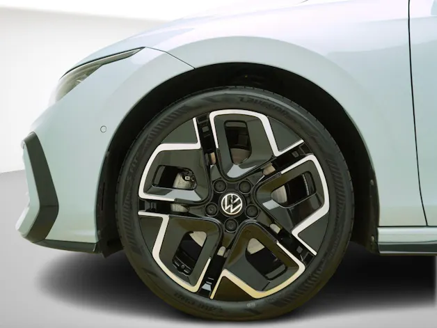VW Golf 8.5 2.0 TSI DSG R-Line Black Style 4Motion