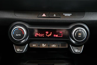 https://vehicle.imgix.net/4506426/504c93c4-df48-454d-8138-bb0ebf500b58.jpg