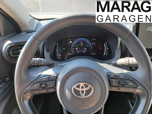 Toyota Yaris 1.5 VVT-i HSD Trend