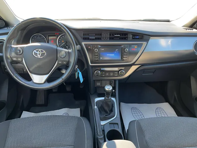 Toyota Auris 1.6 VMa Linea Luna