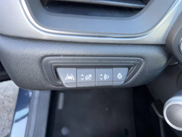 RENAULT Captur 1.3 TCe 140 Intens EDC