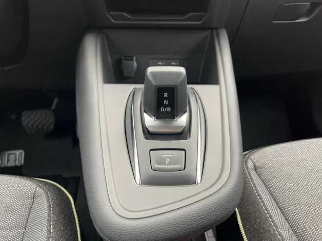 RENAULT Captur 1.8 E-Tech techno