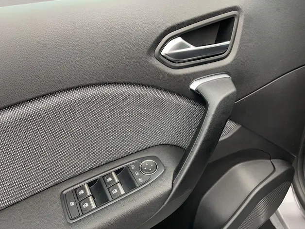 RENAULT Captur 1.8 E-Tech techno