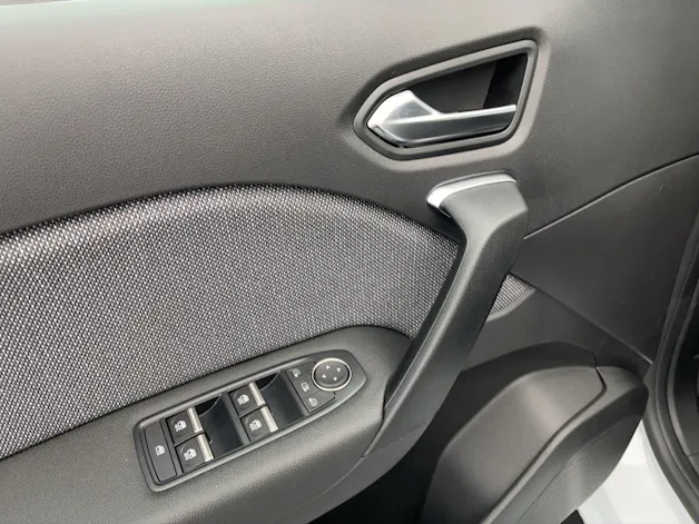 RENAULT Captur 1.8 E-Tech techno