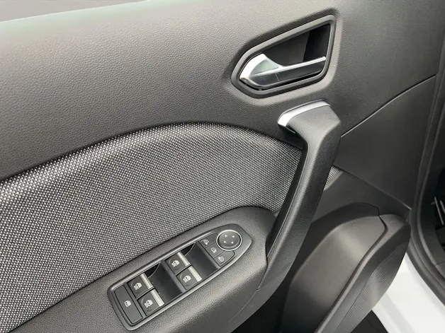 RENAULT Captur 1.8 E-Tech techno