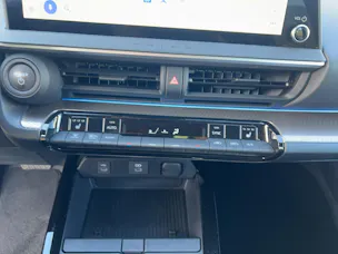 Toyota Prius 2.0 Plug-In-Hybrid Style