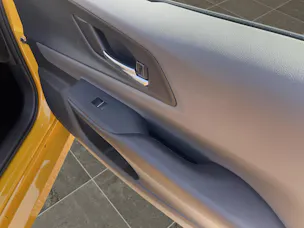 Toyota Prius 2.0 Plug-In-Hybrid Style