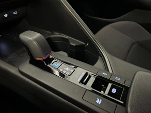 image du véhicule TOYOTA C-HR 2.0 HEV Trend 4x4