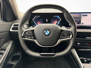 https://vehicle.imgix.net/4506865/db66be45-d018-4834-b035-25e5fdf3482c.jpg