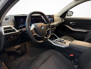 https://vehicle.imgix.net/4506865/e791cd61-fb4c-4afe-9b7b-cfe0545a5e87.jpg
