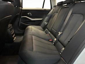 https://vehicle.imgix.net/4506865/f3a8dd02-8a09-4b62-9b4d-5d2f5cfb910c.jpg