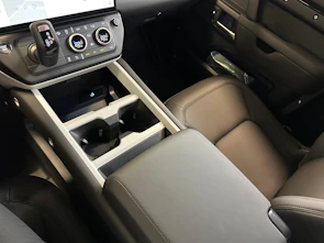 Fahrzeugbild LAND ROVER Defender 90 3.0 D I6 250 X-Dynamic SE