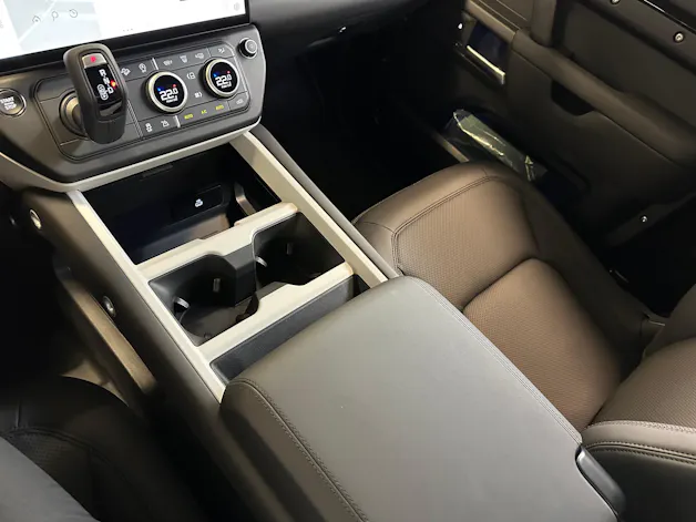 Land Rover Defender 90 3.0 D I6 250 X-Dynamic SE