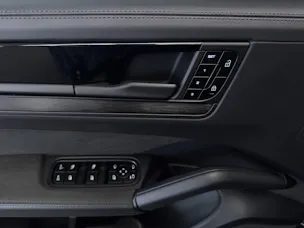 PORSCHE Cayenne GTS