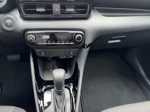 Toyota Yaris 1.5 VVT-i HSD Trend