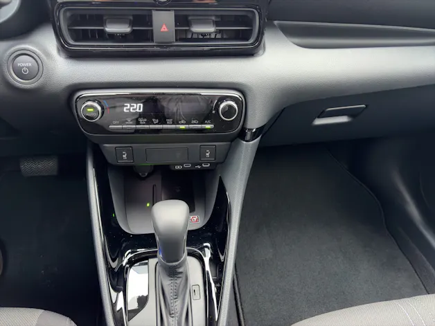 Toyota Yaris 1.5 VVT-i HSD Trend