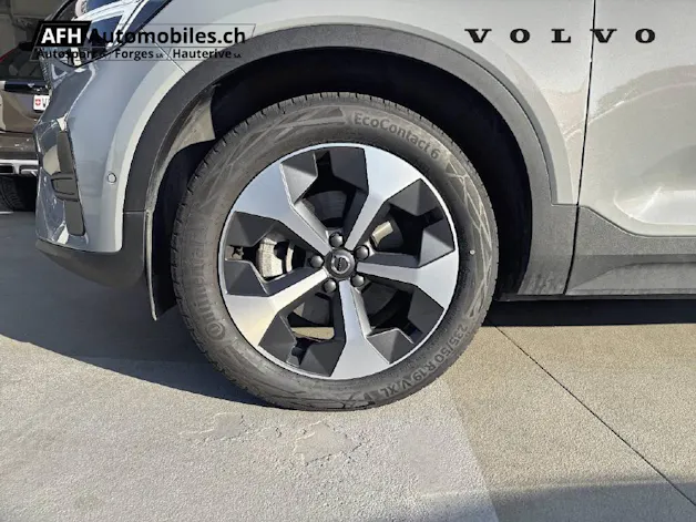 VOLVO XC40 2.0 B3 MH Core