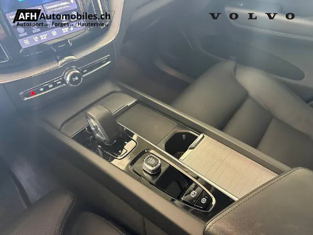 VOLVO XC60 2.0 T6 TE Ultimate Dark eAWD
